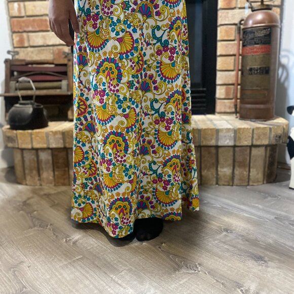 94 (VWC) Vintage. Womens. Handcrafted. Wild Paisley. Dress. - Picture 10 of 16